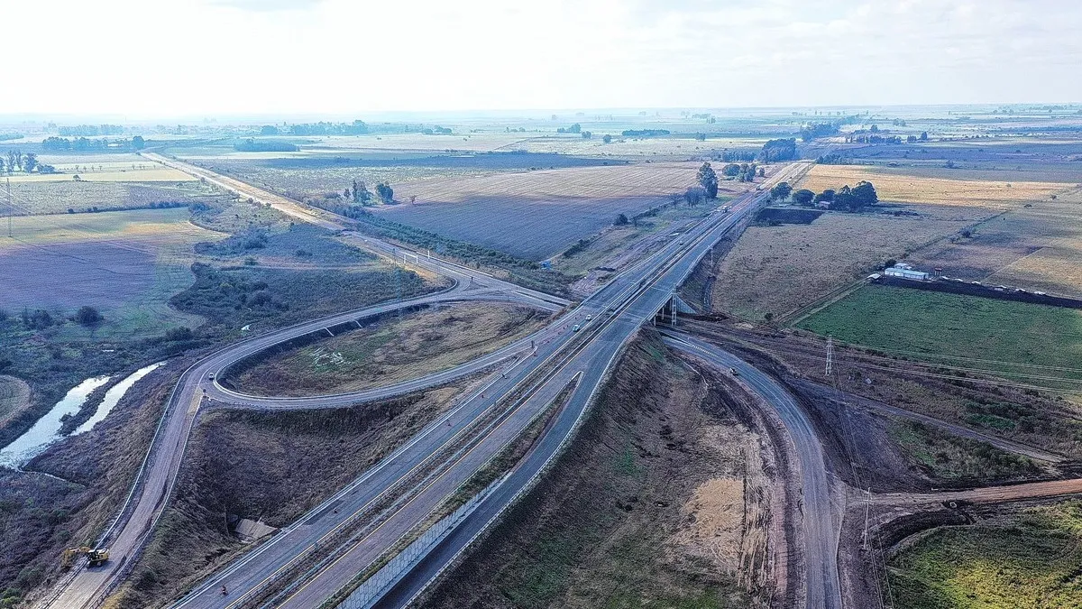 Avanza la autovía de la RN 18 en Entre Ríos y fortalece el corredor bioceánico
