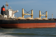 Un buque granelero encalla en el Puerto de Santos y suspende las operaciones por tres horas