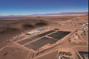La mina de oro Lindero se convierte en la primera híbrida del país al integrar energía solar a su operación