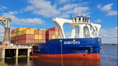 El buque “Don Toyo”, la mayor embarcación portacontenedores fluvial del mundo, inicia operaciones