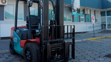 El Puerto de San Nicolás invierte en un autoelevador eléctrico para modernizar sus operaciones