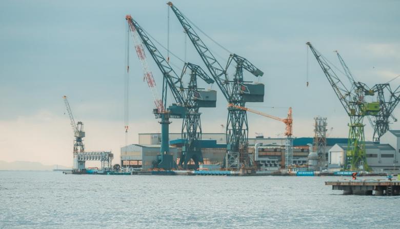 Puerto Internacional de Kobe-Osaka probará la primera grúa RTG con motor de hidrógeno