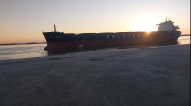 La zona franca santafesina logra un hito al recibir su primer buque de la clase Post-Panamax