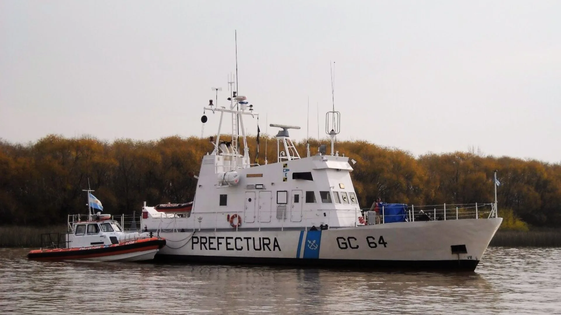 La Prefectura Naval Argentina intensifica el control técnico para garantizar la operatividad de la flota pesquera en Mar del Plata