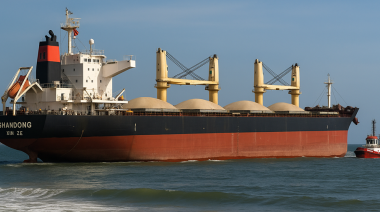 Un buque granelero encalla en el Puerto de Santos y suspende las operaciones por tres horas