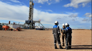 Récord Histórico en Neuquén: Producción de Petróleo Alcanza los 566.967 Barriles Diarios en Septiembre.