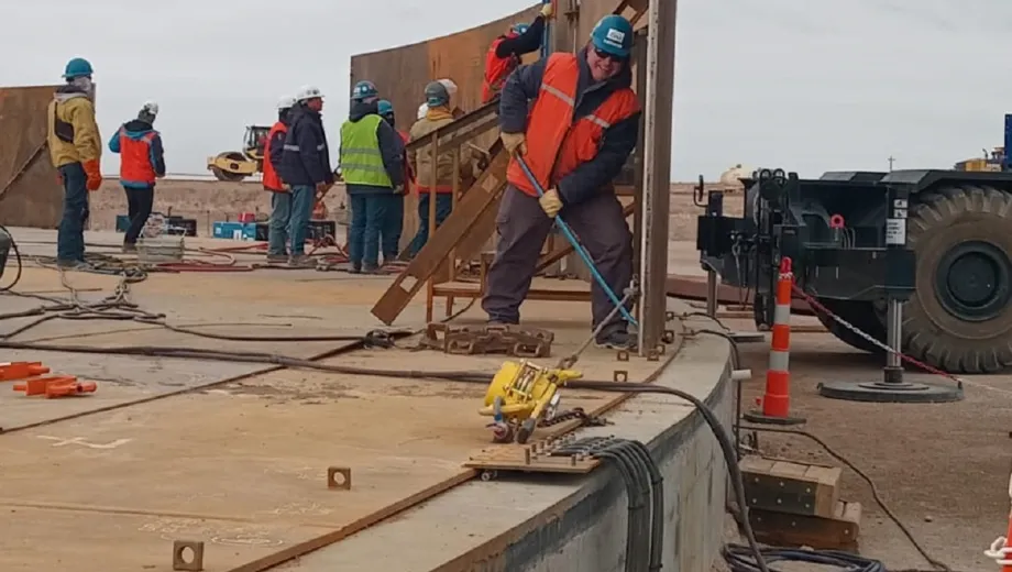 Inicio de la construcción de los tanques de almacenamiento del VMOS en Punta Colorada