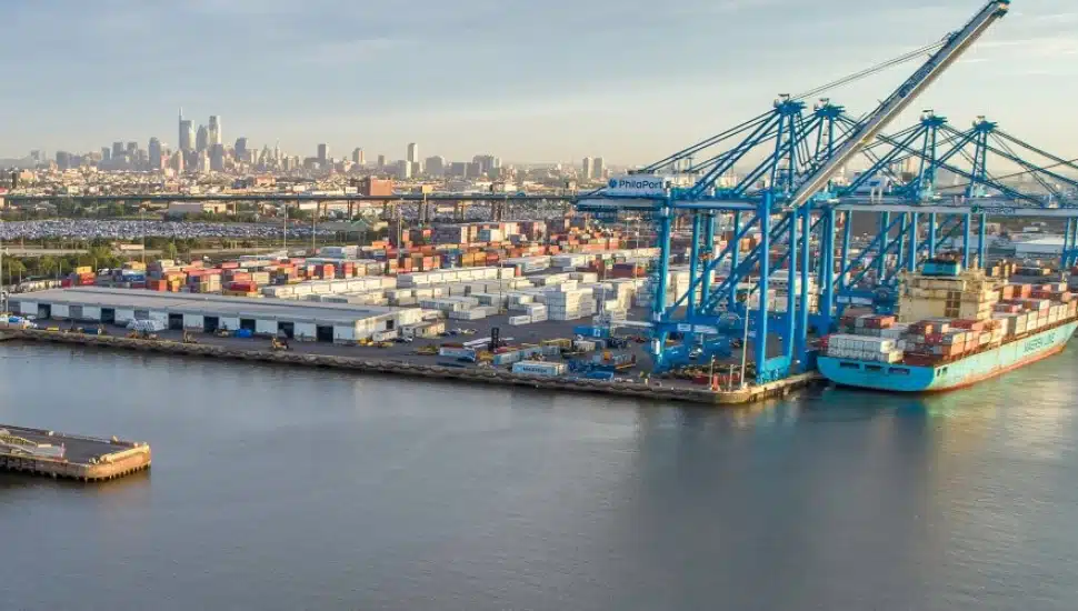 PhilaPort adquiere el astillero Mustin para expandir su capacidad y conectar rutas intermodales
