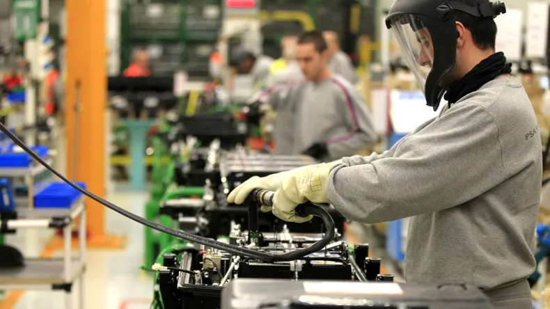 La actividad económica creció 5,7% en febrero y encadena tres meses consecutivos de crecimiento