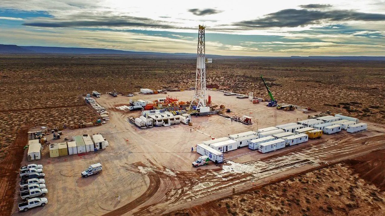 Éxodo petrolero en Vaca Muerta: ExxonMobil, Equinor y Petronas se retiran en un contexto de incertidumbre