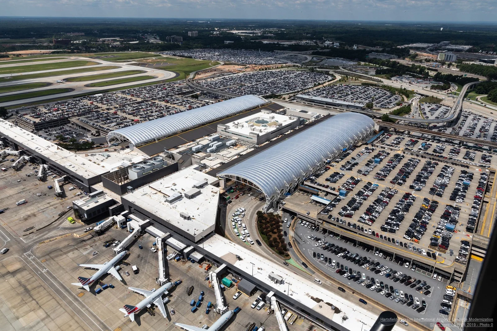 La nueva geografía aérea de EE. UU.: De mega-hubs a nodos de carga especializada en farmacéutica y e-commerce