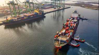 La política comercial de Trump sacude al transporte marítimo y aéreo, generando incertidumbre global