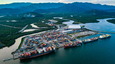 COSCO muestra interés en la licitación de la superterminal de Santos, pese a restricciones regulatorias