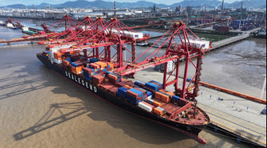 Puerto chino de Ningbo-Zhoushan inaugura una ruta ártica que acorta el viaje a Europa