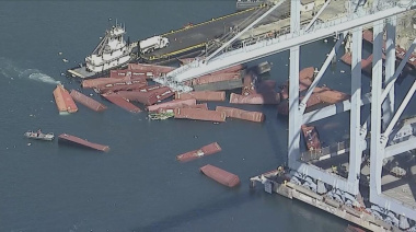 Un buque de carga pierde casi 70 contenedores en el Puerto de Long Beach y detiene operaciones