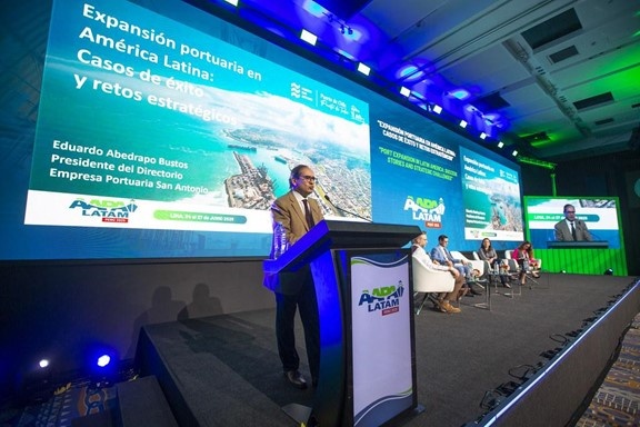 Eduardo Abedrapo Bustos (Presidente del Directorio de la empresa portuaria San Antonio de Chile)