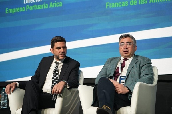 Julio Rodriguez, Director Ejecutivo de la Asociación de Zonas Francas de las Américas, AZFA – Colombia y Roberto Gamboa Aguilar, Director de Empresa Portuaria Arica, Chile 