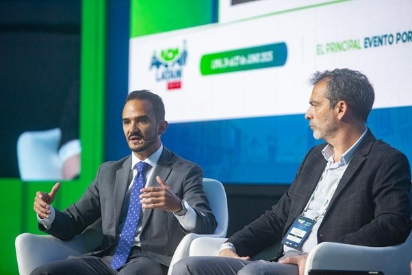  José de la Peña, Presidente de Junta Directiva de Empresa Portuaria Santo Tomás de Castilla (EMPORNAC), Guatemala.y Eduardo Cerdeira, Gerente General de Terminales Portuarios Euroandinos (TPE), Perú