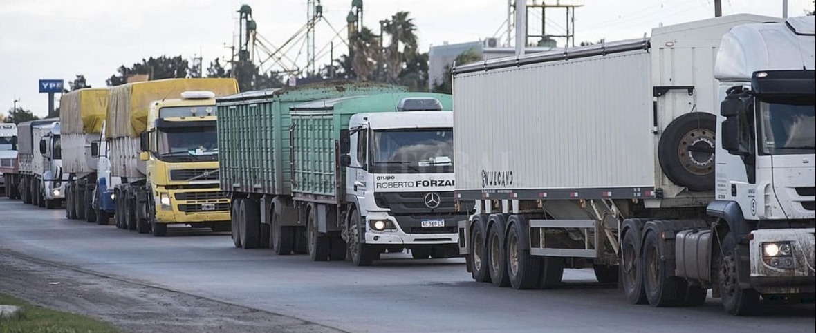 Pongamos un “STOP” para el caos de camiones en los puertos argentinos