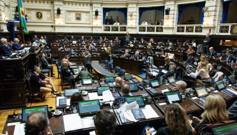 Tras la polémica por la salida de Petronas del proyecto GNL, Diputados aprobó el “RIGI bonaerense”