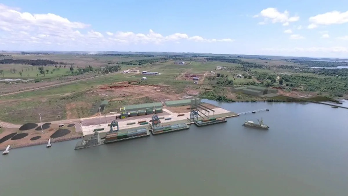 El Puerto de Posadas refuerza su operativa con el remolcador “Cruz del Sur”