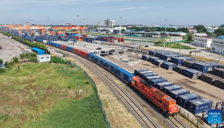 Trenes de carga China-Europa alcanzan las 110.000 viajes