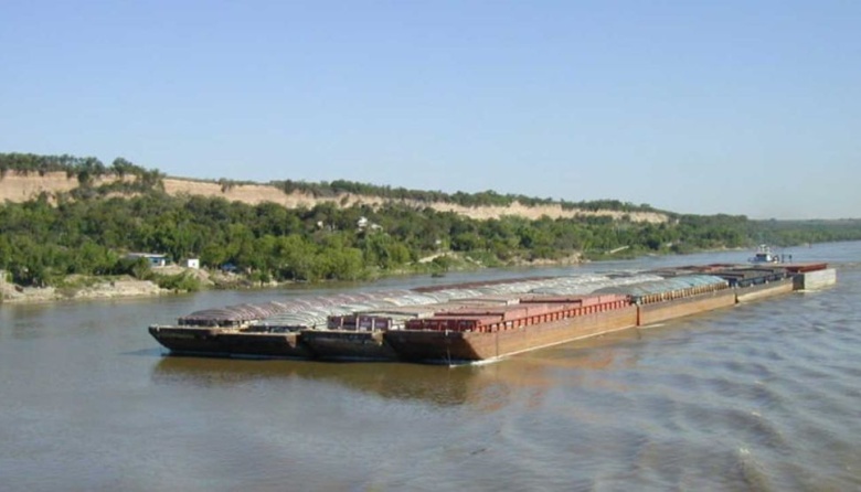 Paraguay y Argentina buscan una solución para el trasbordo de combustible en el kilómetro 171 de la Hidrovía