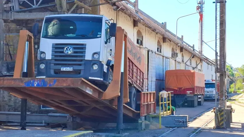 El Puerto de Barranqueras recibe trigo desde Santa Fe
