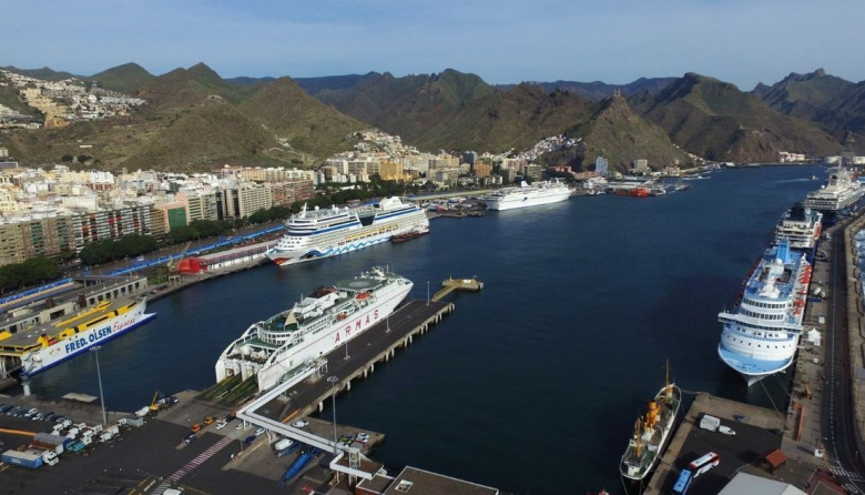 El puerto de Tenerife amplía su capacidad de suministro de GNL al Muelle Sur