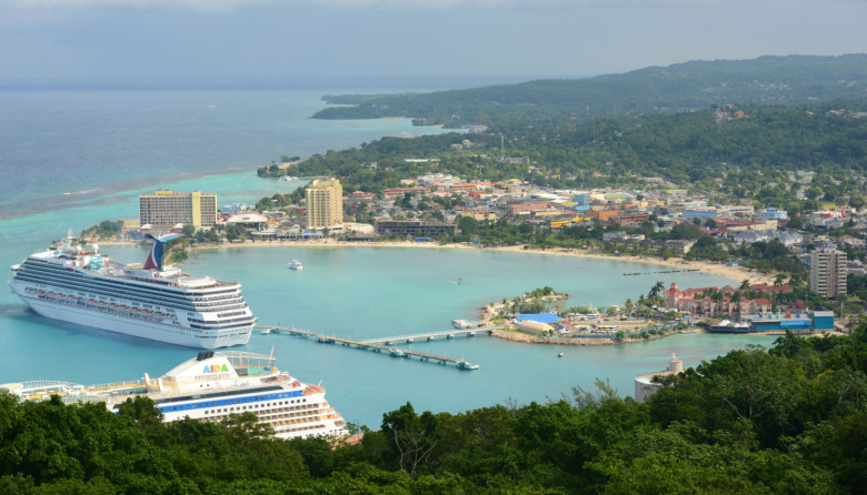 El Puerto de Ocho Ríos se transforma en centro logístico de ayuda humanitaria