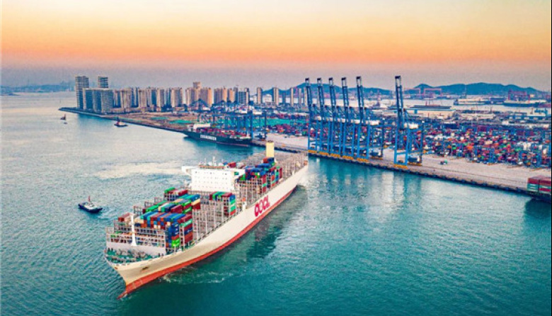 Puerto de Qingdao rompe récord anual de carga y supera los 30 millones de TEU