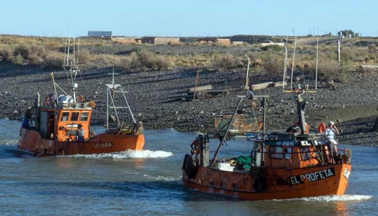 Principio de acuerdo para la flota artesanal de Chubut tras conflicto por la dotación