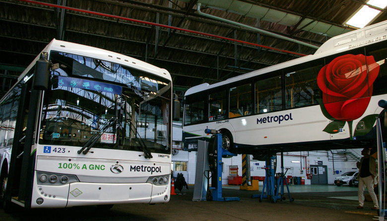 Comienzan a circular los primeros colectivos a GNC en la Ciudad de Buenos Aires