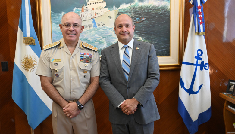 Prefectura Naval Argentina recibió al embajador de Canadá para fortalecer la cooperación marítima