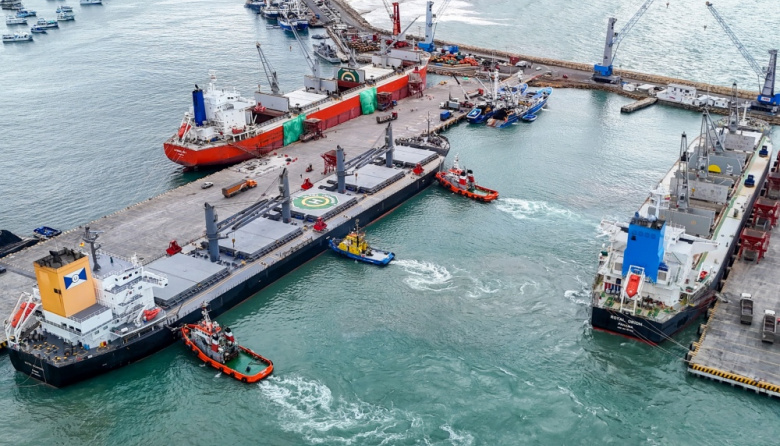 El Puerto de Manta marcó un récord histórico al recibir el buque de mayor calado de su operatoria