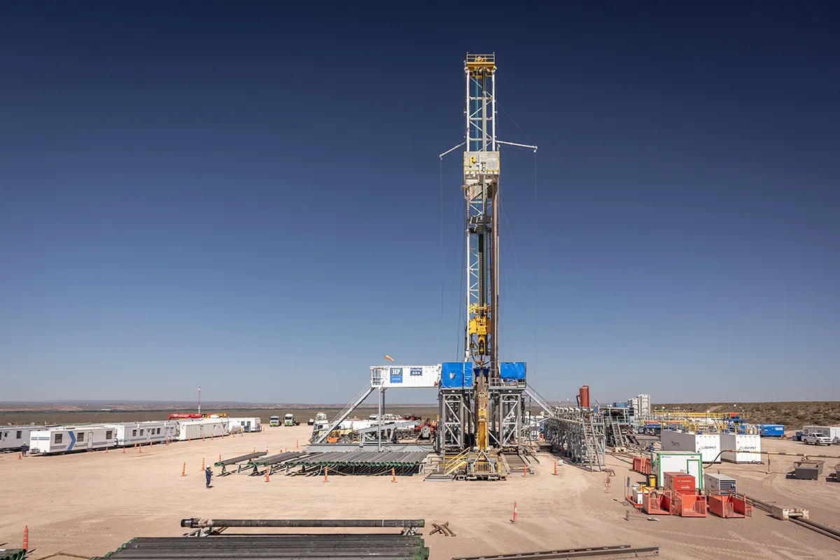Phoenix acelera en Vaca Muerta y suma un nuevo equipo de perforación tras el éxito de un pozo récord en Río Negro