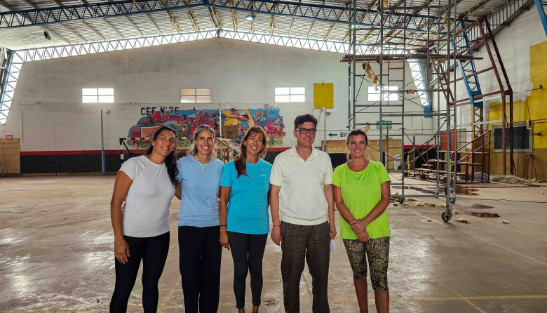 Puerto Quequén colabora en la recuperación del gimnasio del CEF Nº 76 de Quequén