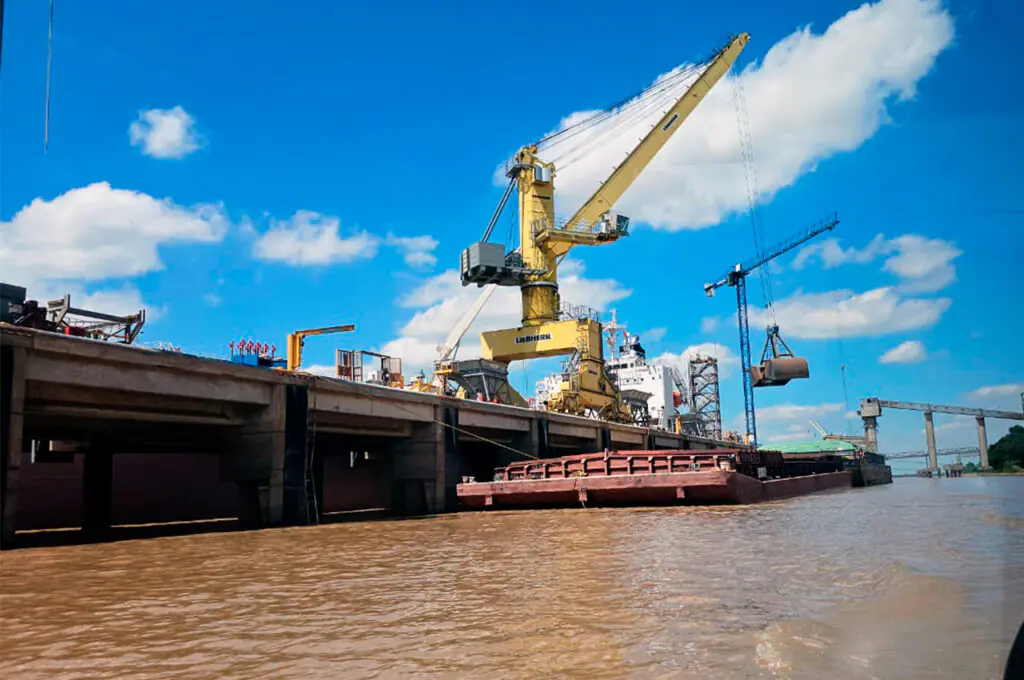 San Lorenzo impulsa un circuito de turismo industrial sobre el río Paraná