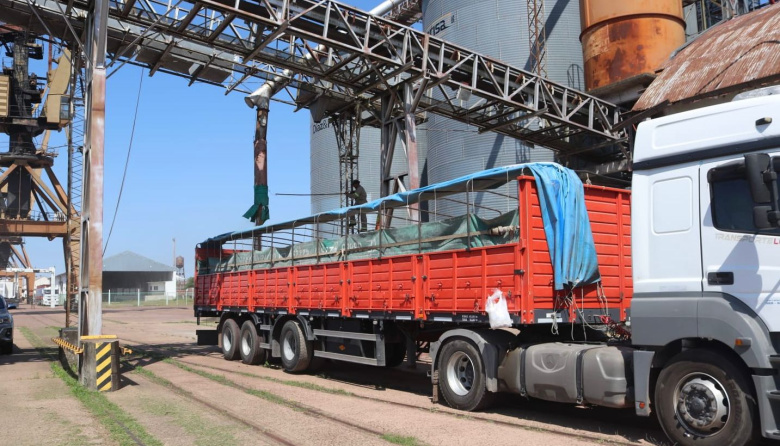 Habilitan operaciones de comercio internacional en el Centro de Acopio y Embarque Barranqueras