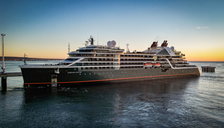 Puerto Madryn recibió al crucero Seabourn Venture en una nueva escala de la temporada