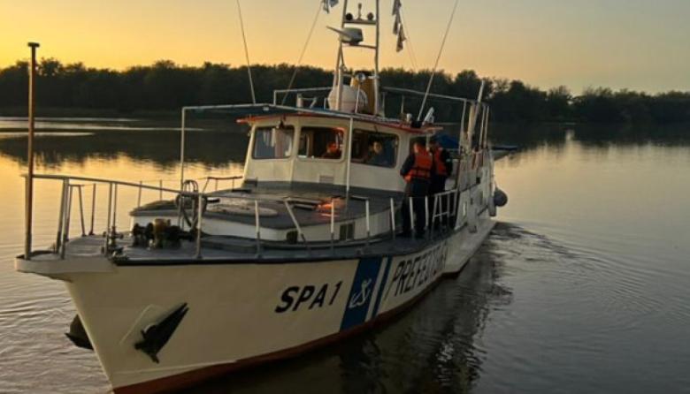 El buque científico "Dr. Federico Leloir" realiza una campaña de investigación ambiental en el río Uruguay