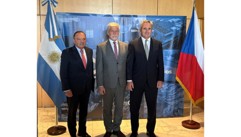 El presidente checo Petr Pavel y el canciller Quirno expusieron ante empresarios de ambos países en la Cámara Argentina de Comercio y Servicios