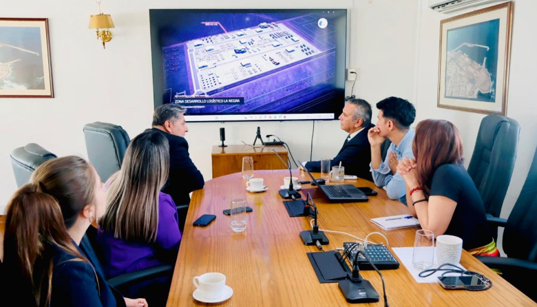 Puerto Antofagasta presentó sus proyectos estratégicos al  diputado Carlo Arqueros