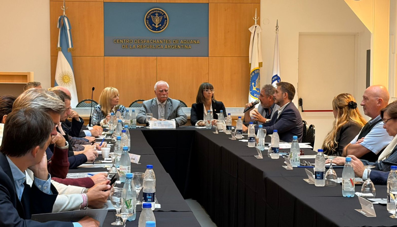 Veinte cámaras del comercio exterior piden reunirse con ARCA para conocer la reforma del Código Aduanero