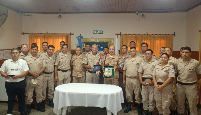 El Suboficial Encargado General visitó las Prefecturas Bella Vista y Goya en el marco del Bicentenario de la primera dependencia