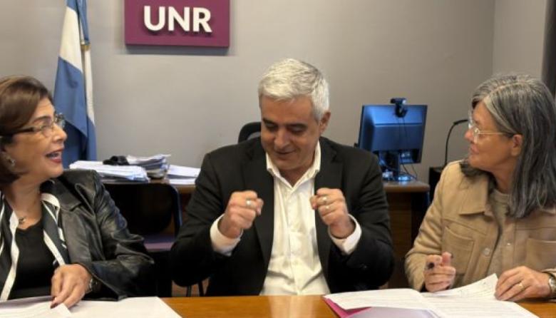 ENAPRO firmó un convenio de cooperación con la Universidad Nacional de Rosario