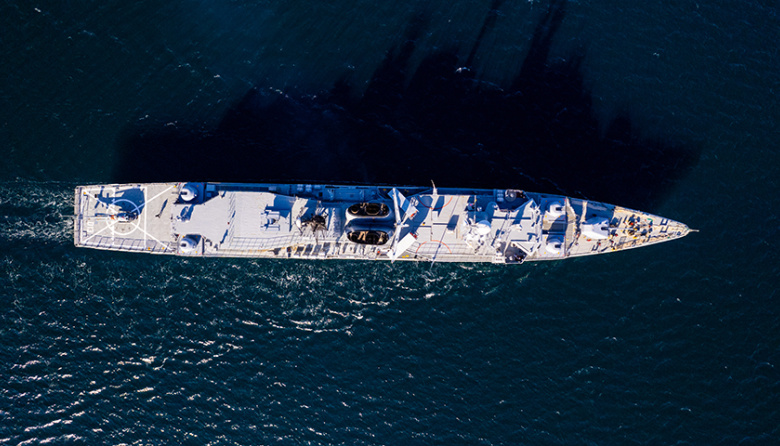 El destructor ARA SARANDI abre sus puertas en el Puerto de Bahía Blanca