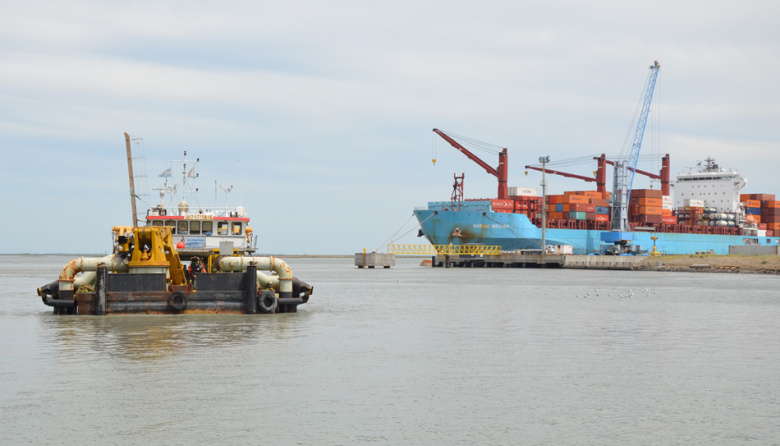 Bahía Blanca licitó el dragado de mantenimiento y profundización de su canal de acceso