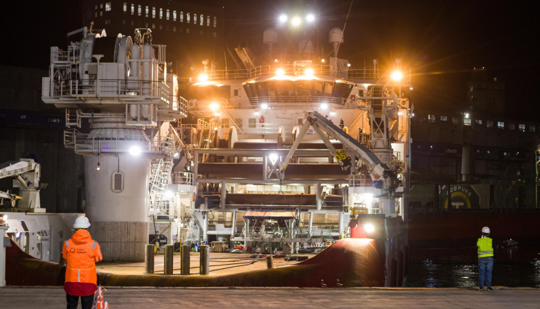 Puerto Quequén cargó el primer buque con equipamiento para la terminal offshore de Punta Colorada vinculada al VMOS