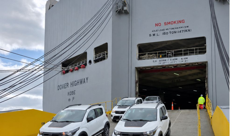 CAT Argentina realizó su primera operación RoRo con Stellantis en el puerto de Lima-Zárate